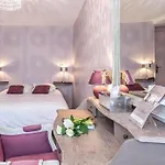 Logis Le Commerce- Darracq Hotel