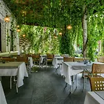 Hotel Logis Le Commerce- Darracq