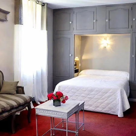 Hotel Logis Le Commerce- Darracq 2*