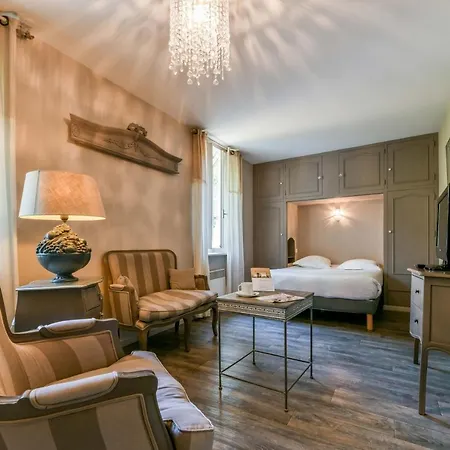 Hotel Logis Le Commerce- Darracq