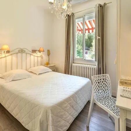 Logis Le Commerce- Darracq 2* Amou