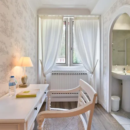 Hotel Logis Le Commerce- Darracq