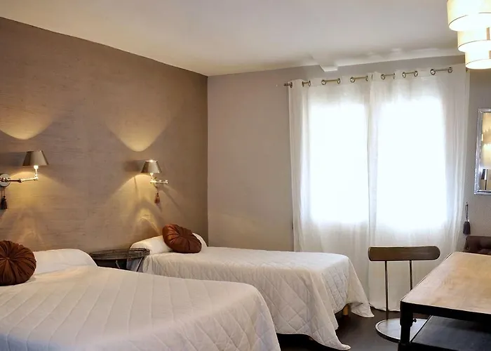 Logis Le Commerce- Darracq Hotel