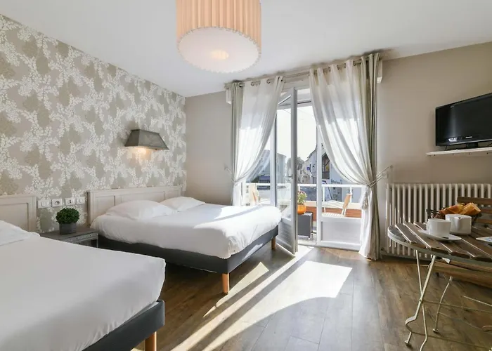 Hotel Logis Le Commerce- Darracq