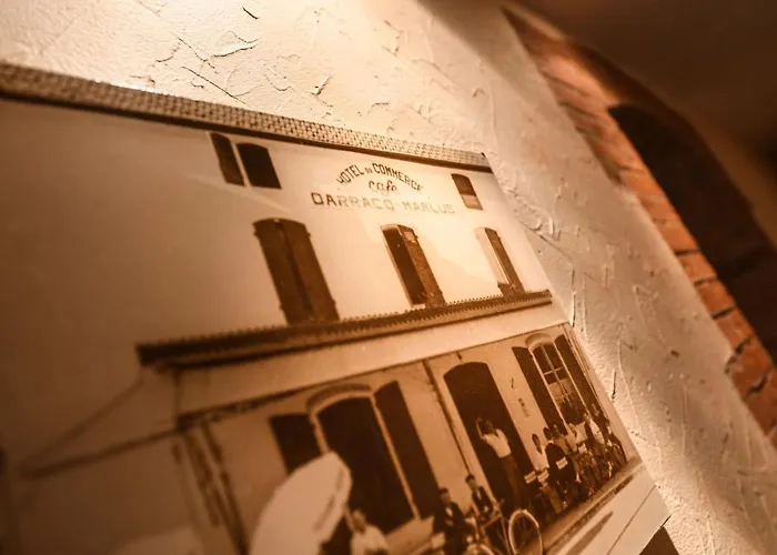 Hotel Logis Le Commerce- Darracq 2*