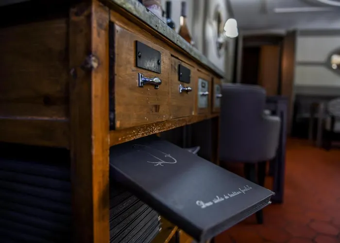 Logis Le Commerce- Darracq Hotel 2*