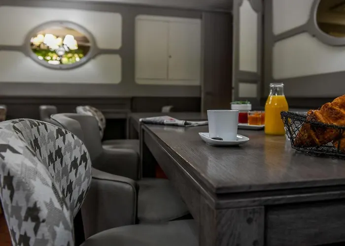 Logis Le Commerce- Darracq Hotel