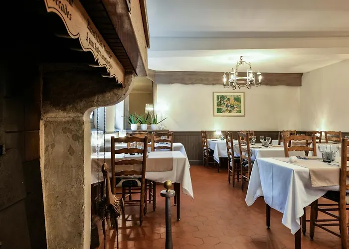Logis Le Commerce- Darracq 2* Amou