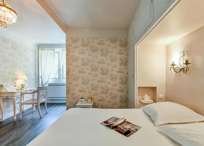 Hotel Logis Le Commerce- Darracq 2*