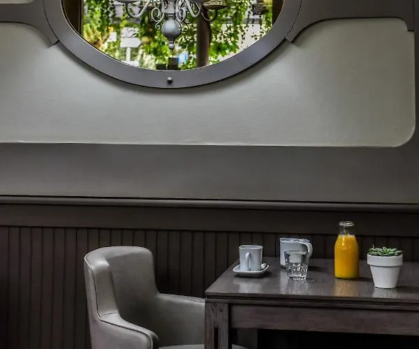 Hotel Logis Le Commerce- Darracq